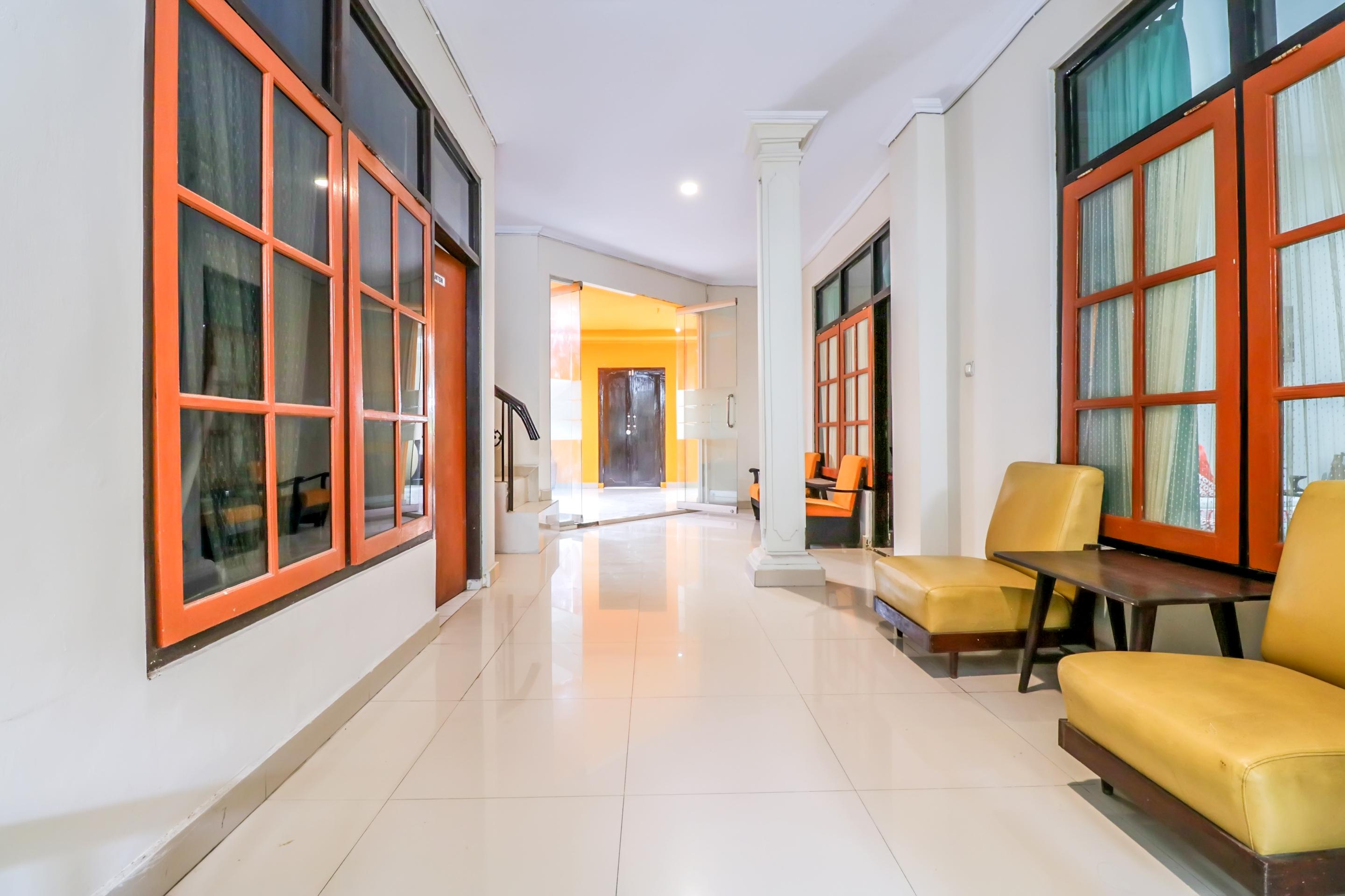 Catur Adi Putra Hotel Denpasar  Exterior photo