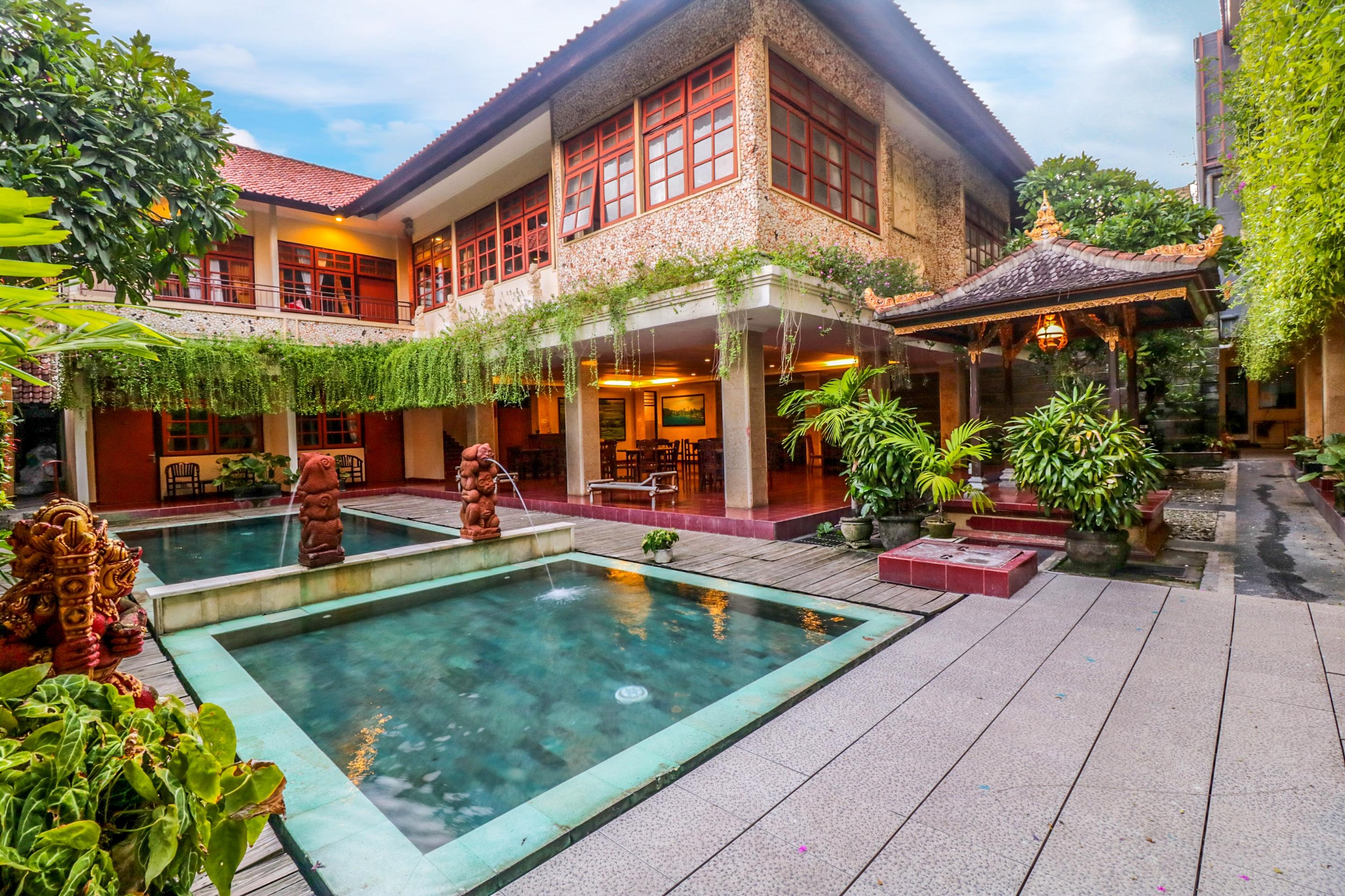 Catur Adi Putra Hotel Denpasar  Exterior photo
