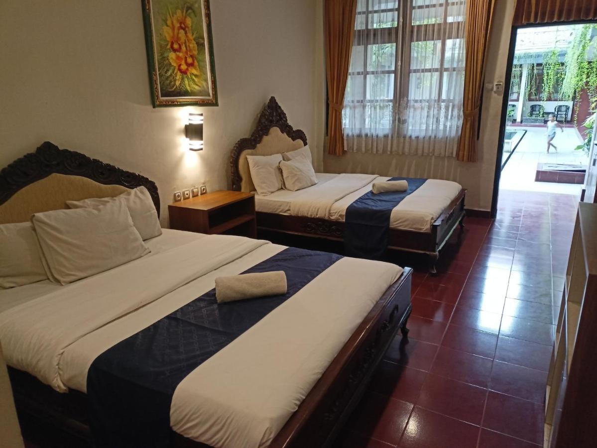 Catur Adi Putra Hotel Denpasar  Exterior photo